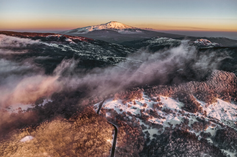 Nebrodi con etna innevati © ANTONINO BARTUCCIO – 2022